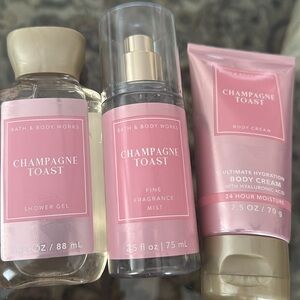 SOLD 💋Champagne Toast Set Bath Body Works